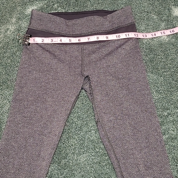 Lululemon Run Inspire Crop II All Luxtreme Giant Herringbone Leggings Size 6 - Picture 7 of 8